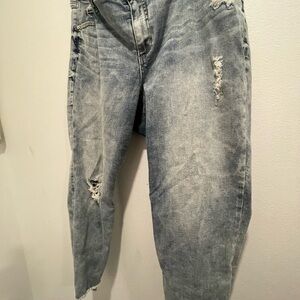 Stylish Women's Skinny Jeans in Light Blue